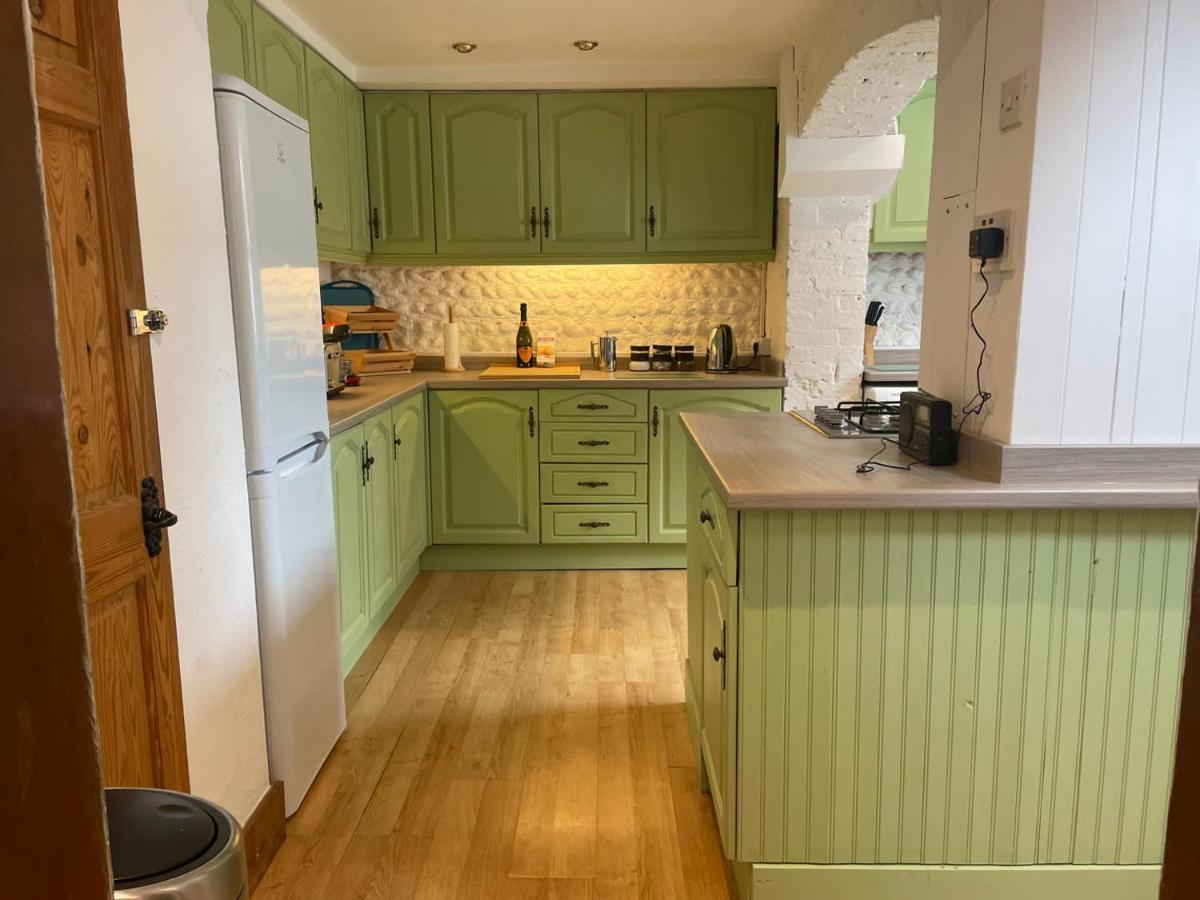 Spacious 4-Bed Beach Retreat For Families Steps From The Shore In Pevensey Bay Екстериор снимка