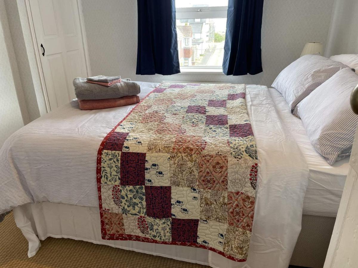 Spacious 4-Bed Beach Retreat For Families Steps From The Shore In Pevensey Bay Екстериор снимка