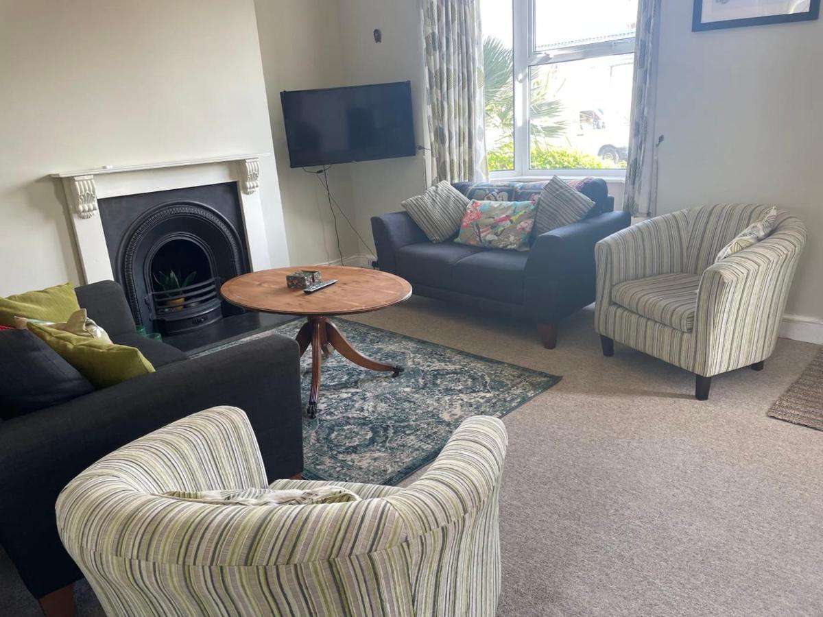 Spacious 4-Bed Beach Retreat For Families Steps From The Shore In Pevensey Bay Екстериор снимка