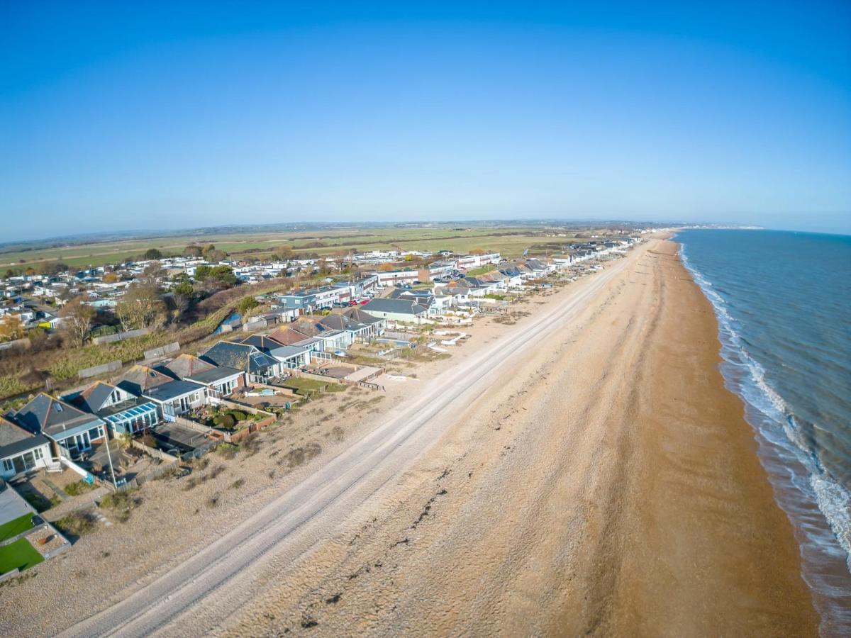 Spacious 4-Bed Beach Retreat For Families Steps From The Shore In Pevensey Bay Екстериор снимка